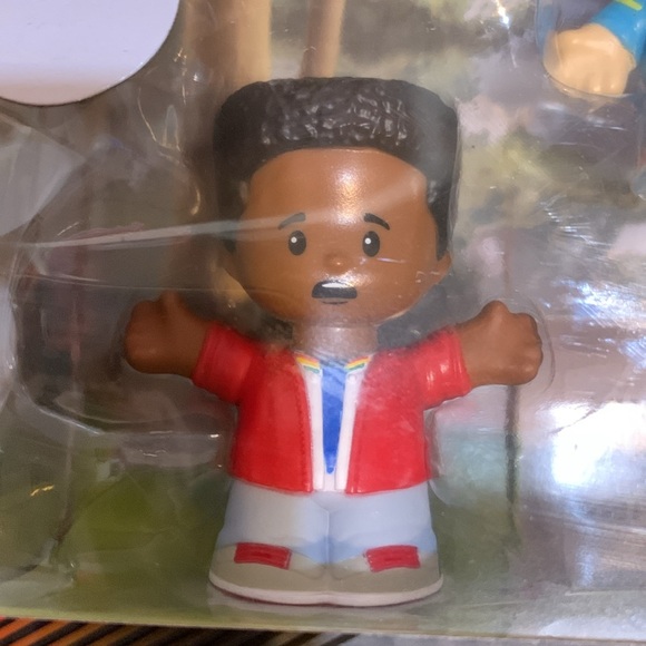 Little People Collector Stranger Things Castle Byers Special Edition Set - Picture 9 of 15